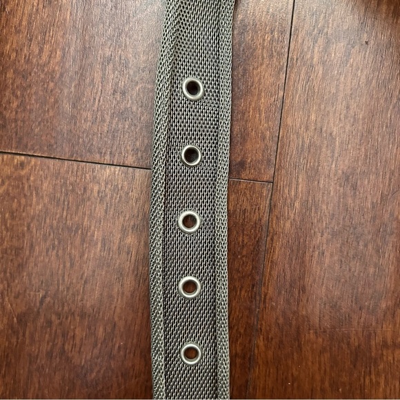Women’s Silver Toned Mesh and Black Leather Belt, Size Small - Picture 10 of 16